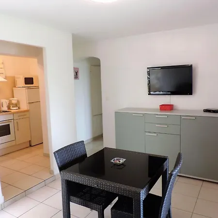 Camelia- Marjolene By Interhome